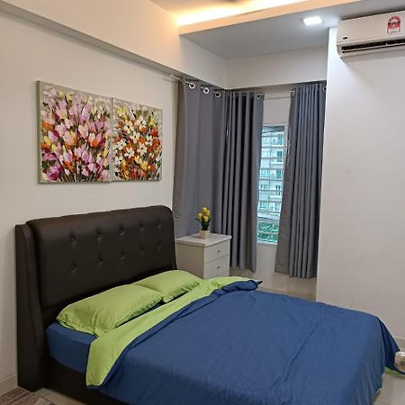 Qaisara D'Savanna Homestay@Southville City Bangi Exterior photo